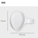 Biała porcelanowa podstawka pod łyżkę i sos I Minimalistyczny