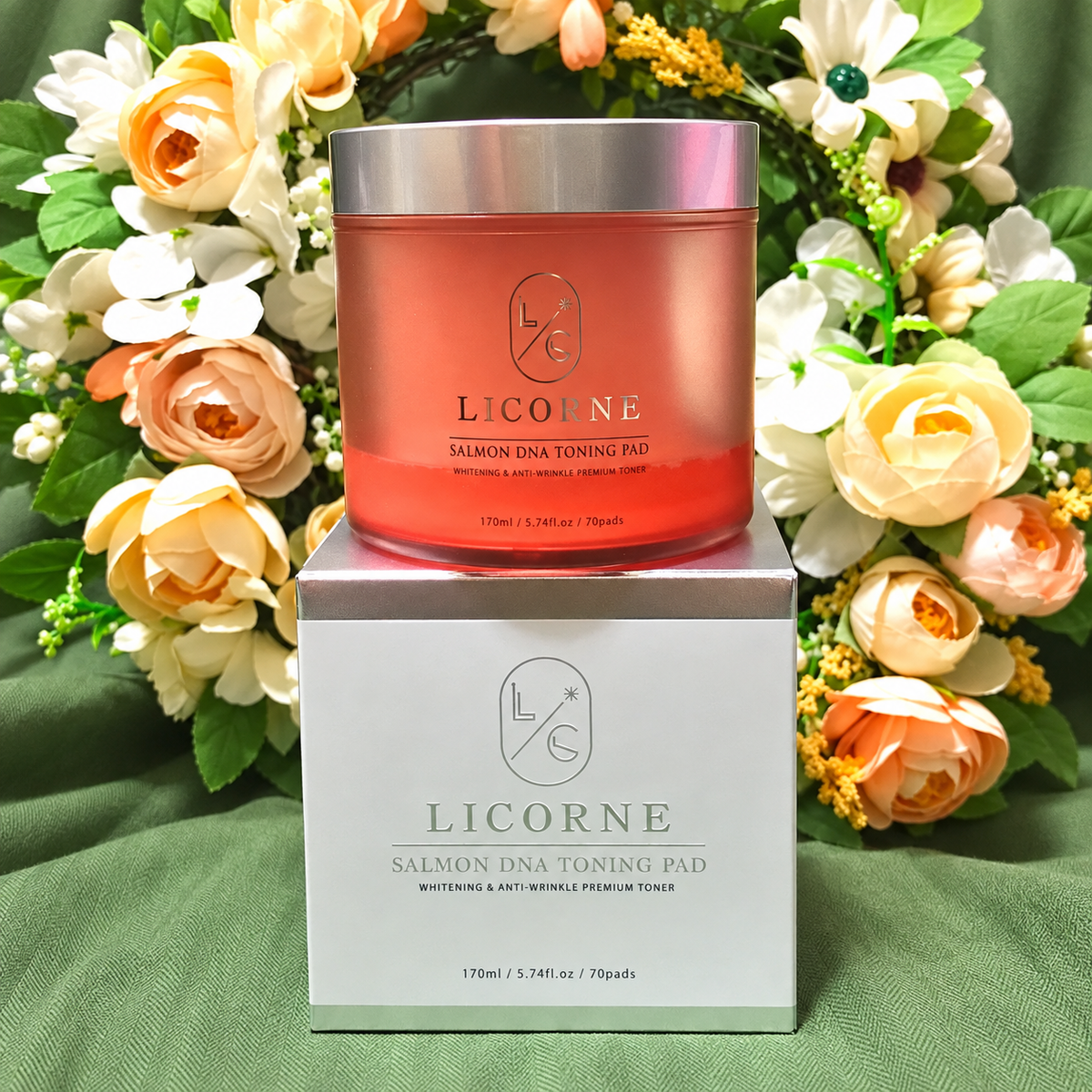 LICORNE Salmon DNA Toning Pad 70 płatków / 230ml (B Grade — 10% rabatu)