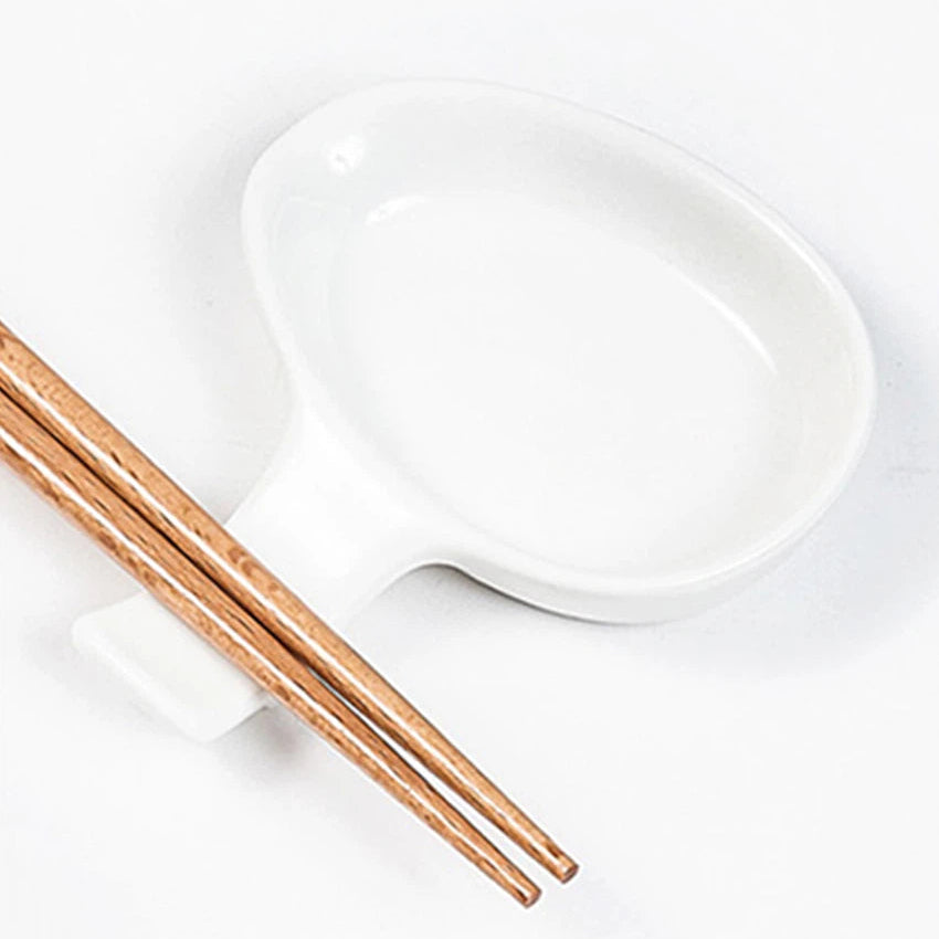 Biała porcelanowa podstawka pod łyżkę i sos I Minimalistyczny